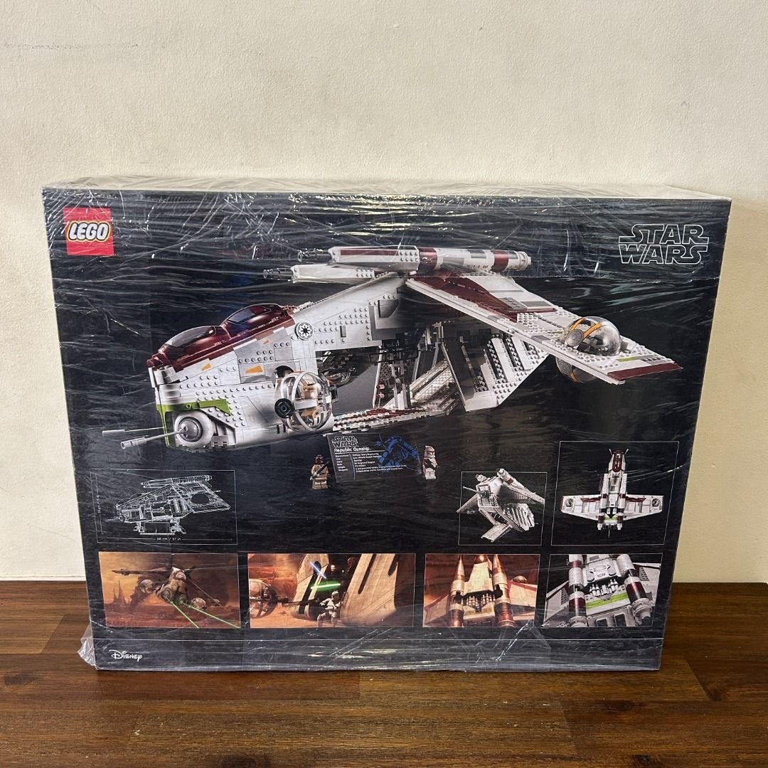 LEGO 75309 UCS Republic Gunship - Image 2