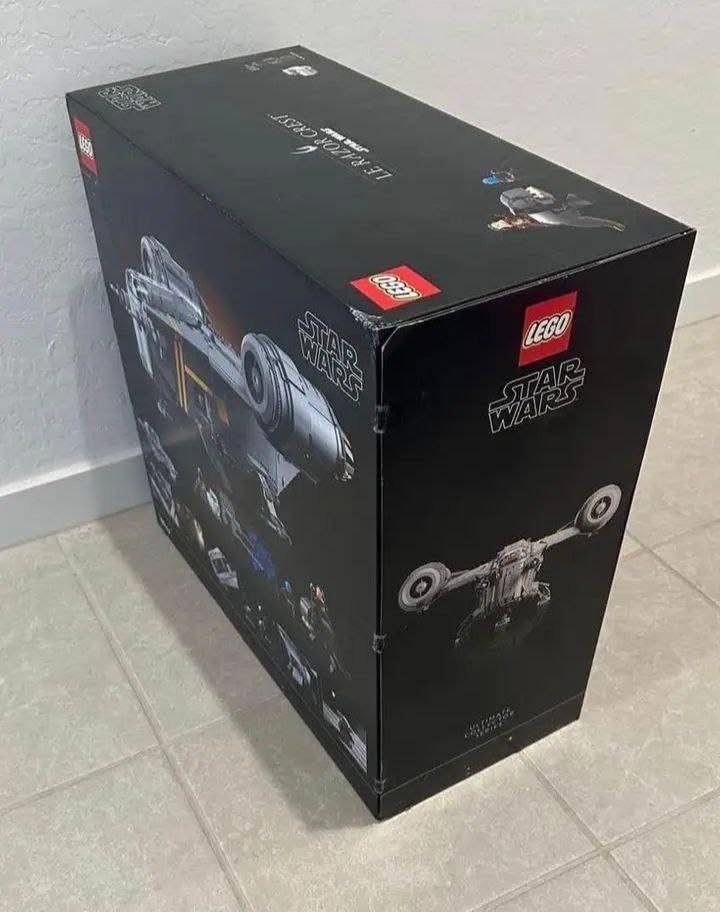 LEGO Star Wars UCS Razor Crest (75331) - Image 4